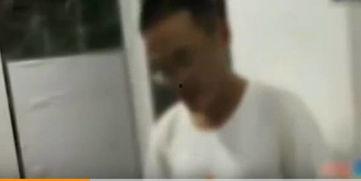 国产工厂女浴室洗澡视频,真实洗澡瞬间，引发社会热议