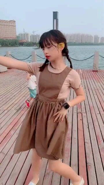 国产学生装小女儿视频,青春活力，传承经典